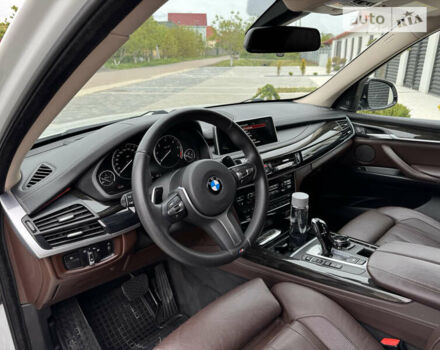 Білий БМВ Х5, об'ємом двигуна 2.99 л та пробігом 185 тис. км за 35000 $, фото 15 на Automoto.ua