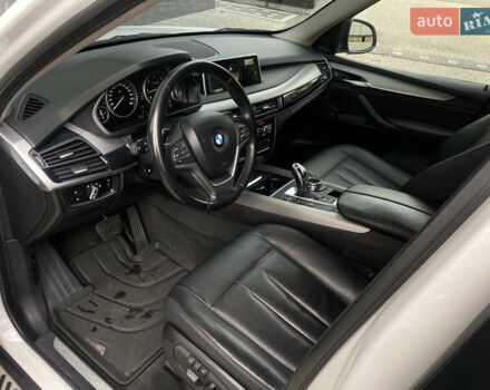 Белый БМВ Х5, объемом двигателя 3 л и пробегом 229 тыс. км за 24500 $, фото 4 на Automoto.ua