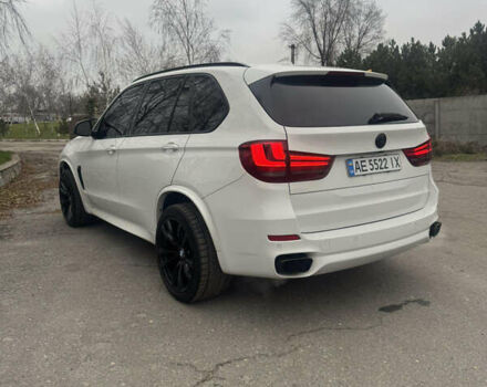 Белый БМВ Х5, объемом двигателя 3 л и пробегом 200 тыс. км за 25000 $, фото 2 на Automoto.ua