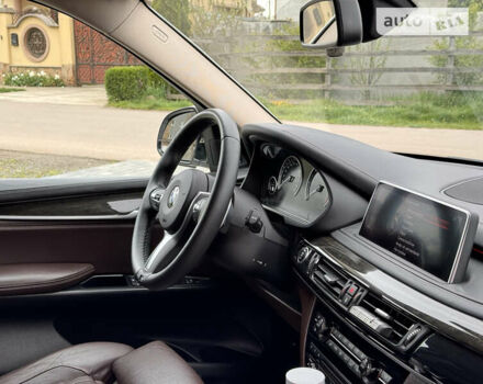 Білий БМВ Х5, об'ємом двигуна 2.99 л та пробігом 185 тис. км за 35000 $, фото 33 на Automoto.ua