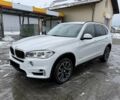 Белый БМВ Х5, объемом двигателя 3 л и пробегом 83 тыс. км за 4000 $, фото 2 на Automoto.ua