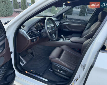 БМВ Х5 2014 в Днепре (Днепропетровске) на Automoto.ua Белый БМВ Х5, объемом двигателя 2.98 л и пробегом 140 тыс. км за 29000 $, фото 16 на Automoto.ua