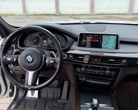 Білий БМВ Х5, об'ємом двигуна 2.98 л та пробігом 160 тис. км за 26500 $, фото 10 на Automoto.ua