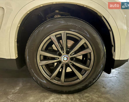Білий БМВ Х5, об'ємом двигуна 3 л та пробігом 180 тис. км за 35000 $, фото 16 на Automoto.ua