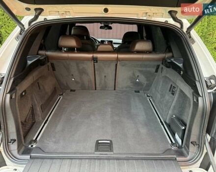 Білий БМВ Х5, об'ємом двигуна 2.99 л та пробігом 185 тис. км за 35500 $, фото 60 на Automoto.ua