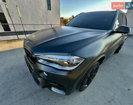 Белый БМВ Х5, объемом двигателя 2.99 л и пробегом 275 тыс. км за 25500 $, фото 4 на Automoto.ua