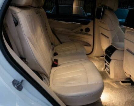 Белый БМВ Х5, объемом двигателя 3 л и пробегом 86 тыс. км за 3100 $, фото 9 на Automoto.ua