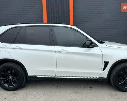 Белый БМВ Х5, объемом двигателя 3 л и пробегом 225 тыс. км за 28999 $, фото 11 на Automoto.ua