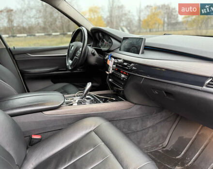 Білий БМВ Х5, об'ємом двигуна 2 л та пробігом 210 тис. км за 27000 $, фото 6 на Automoto.ua