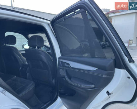 Белый БМВ Х5, объемом двигателя 3 л и пробегом 184 тыс. км за 32000 $, фото 50 на Automoto.ua