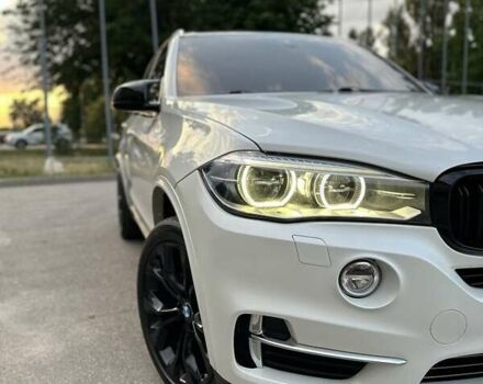 Белый БМВ Х5, объемом двигателя 3 л и пробегом 193 тыс. км за 24700 $, фото 16 на Automoto.ua
