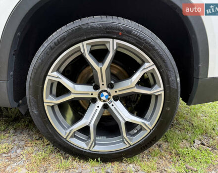 Білий БМВ Х5, об'ємом двигуна 2.99 л та пробігом 281 тис. км за 27500 $, фото 16 на Automoto.ua