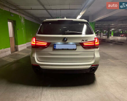 Белый БМВ Х5, объемом двигателя 3 л и пробегом 159 тыс. км за 25000 $, фото 3 на Automoto.ua