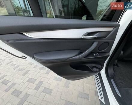 Білий БМВ Х5, об'ємом двигуна 2.99 л та пробігом 162 тис. км за 34300 $, фото 56 на Automoto.ua