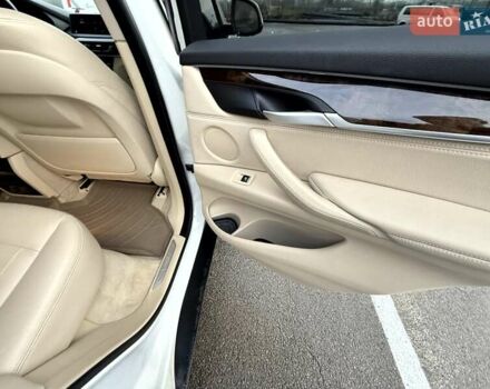 Білий БМВ Х5, об'ємом двигуна 3 л та пробігом 118 тис. км за 23990 $, фото 58 на Automoto.ua