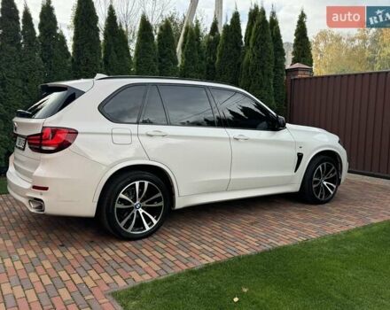 Білий БМВ Х5, об'ємом двигуна 2.99 л та пробігом 185 тис. км за 35500 $, фото 13 на Automoto.ua