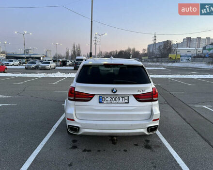 Белый БМВ Х5, объемом двигателя 3 л и пробегом 284 тыс. км за 25800 $, фото 6 на Automoto.ua