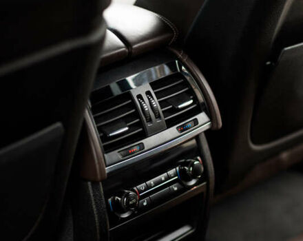 Белый БМВ Х5, объемом двигателя 4.39 л и пробегом 150 тыс. км за 26400 $, фото 13 на Automoto.ua