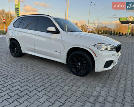 БМВ Х5 2014 в Днепре (Днепропетровске) на Automoto.ua Белый БМВ Х5, объемом двигателя 2.98 л и пробегом 140 тыс. км за 29000 $, фото 4 на Automoto.ua