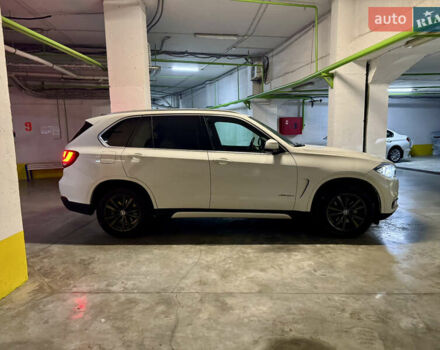 Білий БМВ Х5, об'ємом двигуна 3 л та пробігом 180 тис. км за 35000 $, фото 13 на Automoto.ua