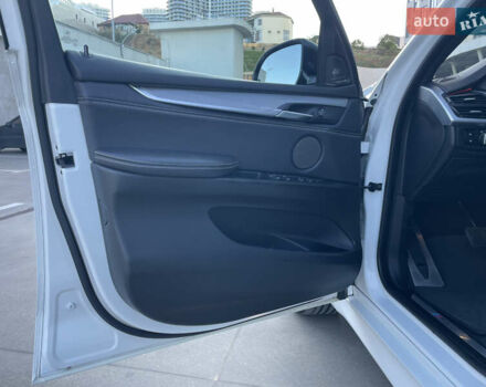 Белый БМВ Х5, объемом двигателя 3 л и пробегом 184 тыс. км за 32000 $, фото 32 на Automoto.ua