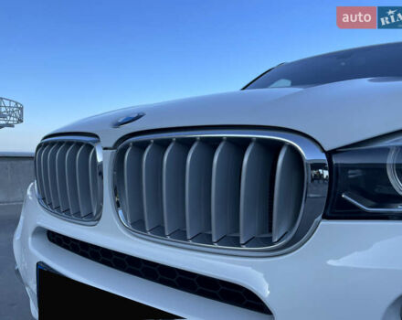 Белый БМВ Х5, объемом двигателя 3 л и пробегом 184 тыс. км за 32000 $, фото 2 на Automoto.ua