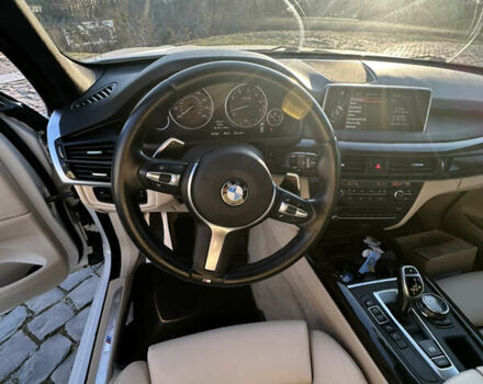 Белый БМВ Х5, объемом двигателя 3 л и пробегом 160 тыс. км за 21999 $, фото 19 на Automoto.ua