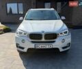 Белый БМВ Х5, объемом двигателя 3 л и пробегом 160 тыс. км за 16400 $, фото 1 на Automoto.ua