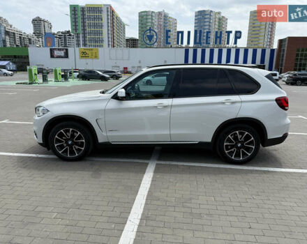 Белый БМВ Х5, объемом двигателя 2.99 л и пробегом 230 тыс. км за 29500 $, фото 3 на Automoto.ua