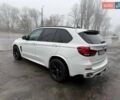 Белый БМВ Х5, объемом двигателя 3 л и пробегом 235 тыс. км за 29000 $, фото 5 на Automoto.ua