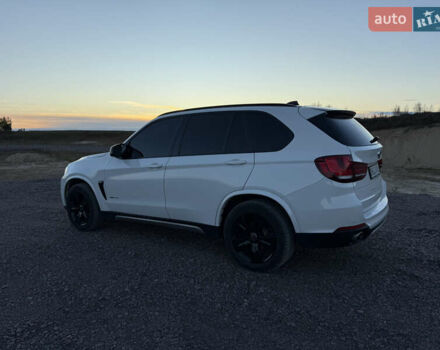 Белый БМВ Х5, объемом двигателя 2.99 л и пробегом 244 тыс. км за 21999 $, фото 5 на Automoto.ua