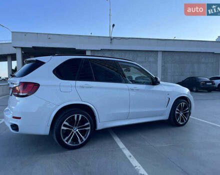 Белый БМВ Х5, объемом двигателя 3 л и пробегом 184 тыс. км за 32000 $, фото 21 на Automoto.ua
