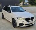Белый БМВ Х5, объемом двигателя 3 л и пробегом 181 тыс. км за 12001 $, фото 1 на Automoto.ua