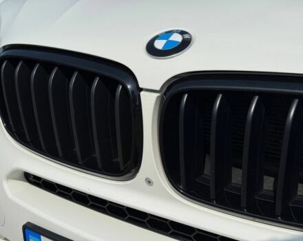 Білий БМВ Х5, об'ємом двигуна 3 л та пробігом 288 тис. км за 26666 $, фото 3 на Automoto.ua