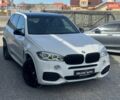 Белый БМВ Х5, объемом двигателя 3 л и пробегом 170 тыс. км за 35999 $, фото 1 на Automoto.ua