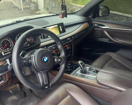 Белый БМВ Х5, объемом двигателя 3 л и пробегом 200 тыс. км за 25000 $, фото 4 на Automoto.ua