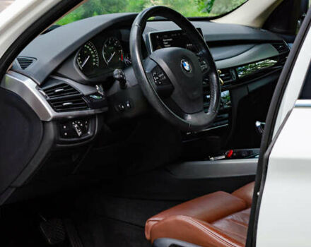 Белый БМВ Х5, объемом двигателя 2 л и пробегом 267 тыс. км за 23500 $, фото 11 на Automoto.ua