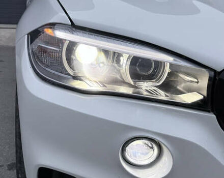 Белый БМВ Х5, объемом двигателя 3 л и пробегом 225 тыс. км за 28999 $, фото 6 на Automoto.ua