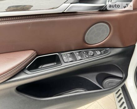 Білий БМВ Х5, об'ємом двигуна 2.99 л та пробігом 185 тис. км за 35000 $, фото 19 на Automoto.ua