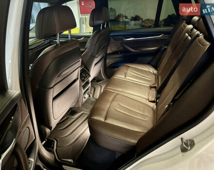 Білий БМВ Х5, об'ємом двигуна 3 л та пробігом 180 тис. км за 35000 $, фото 44 на Automoto.ua