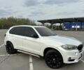Белый БМВ Х5, объемом двигателя 3 л и пробегом 193 тыс. км за 23999 $, фото 1 на Automoto.ua