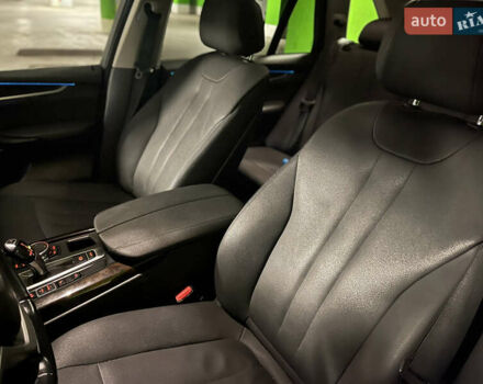 Белый БМВ Х5, объемом двигателя 3 л и пробегом 159 тыс. км за 25000 $, фото 7 на Automoto.ua