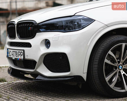 Белый БМВ Х5, объемом двигателя 4.39 л и пробегом 150 тыс. км за 26400 $, фото 6 на Automoto.ua