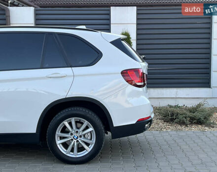 Белый БМВ Х5, объемом двигателя 2 л и пробегом 169 тыс. км за 23800 $, фото 44 на Automoto.ua