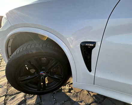 Белый БМВ Х5, объемом двигателя 3 л и пробегом 160 тыс. км за 21999 $, фото 15 на Automoto.ua