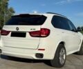 Белый БМВ Х5, объемом двигателя 3 л и пробегом 130 тыс. км за 12400 $, фото 5 на Automoto.ua