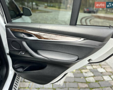 Белый БМВ Х5, объемом двигателя 2.98 л и пробегом 209 тыс. км за 17950 $, фото 24 на Automoto.ua