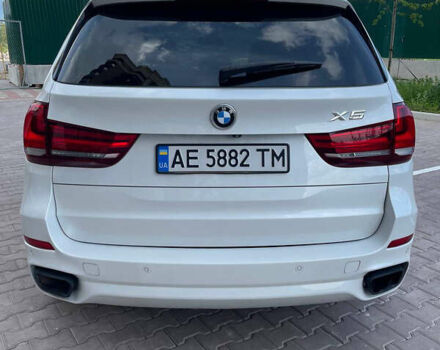 Білий БМВ Х5, об'ємом двигуна 2.98 л та пробігом 160 тис. км за 25000 $, фото 19 на Automoto.ua