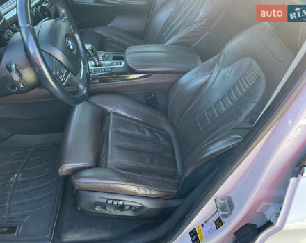Білий БМВ Х5, об'ємом двигуна 2.98 л та пробігом 203 тис. км за 22900 $, фото 16 на Automoto.ua