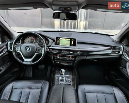 Белый БМВ Х5, объемом двигателя 3 л и пробегом 208 тыс. км за 21990 $, фото 1 на Automoto.ua